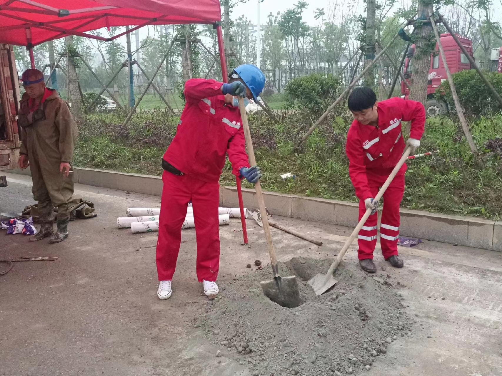 钟山管道疏通哪家好】及时进行市政管道清淤